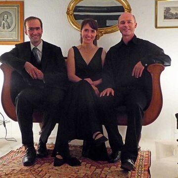 couchfoto-schoene-muellerin-kultur-im-schaafstall